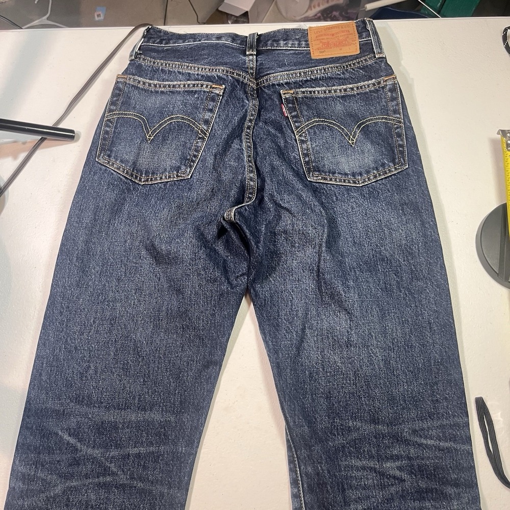 Levi's 501 Women's  Original 26x32 Premium Denim Blue Jeans‎ EUC - Picture 7 of 11